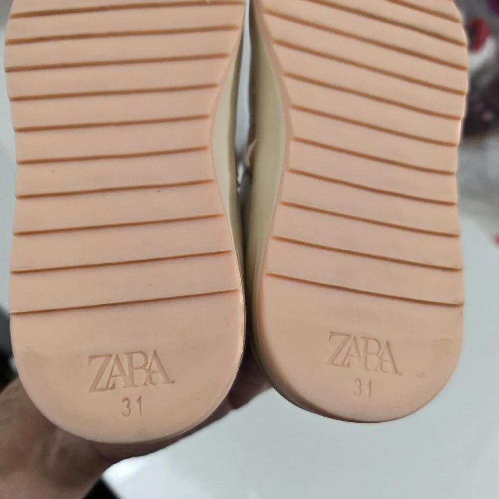 Little Girls Zara Multicolored Pastel Laced Sneakers Shoes Size 13